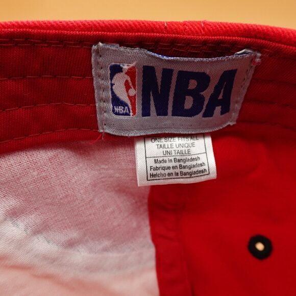 Chicago Bulls Hat Cap Strap Back Red Black White One Size NBA Basketball - Picture 8 of 9